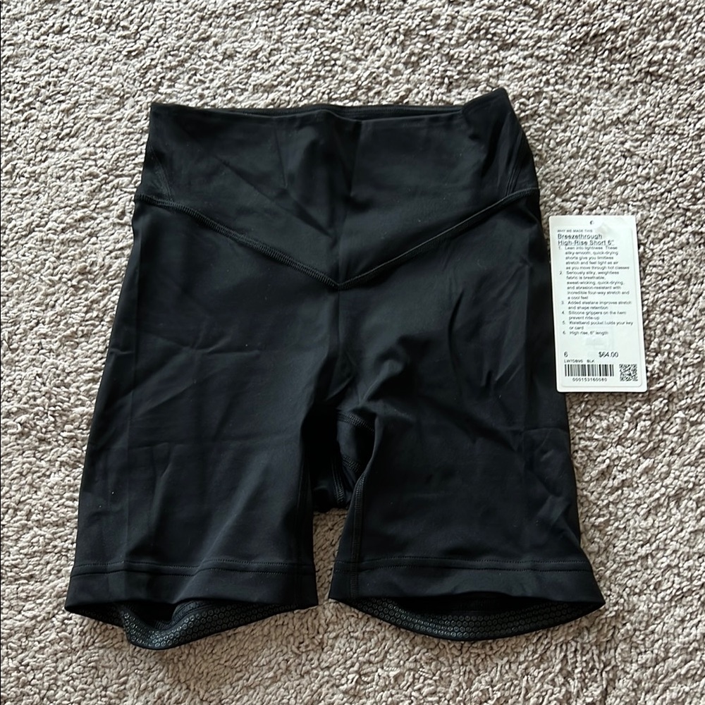 Lululemon breezethrough high-rise short 6”